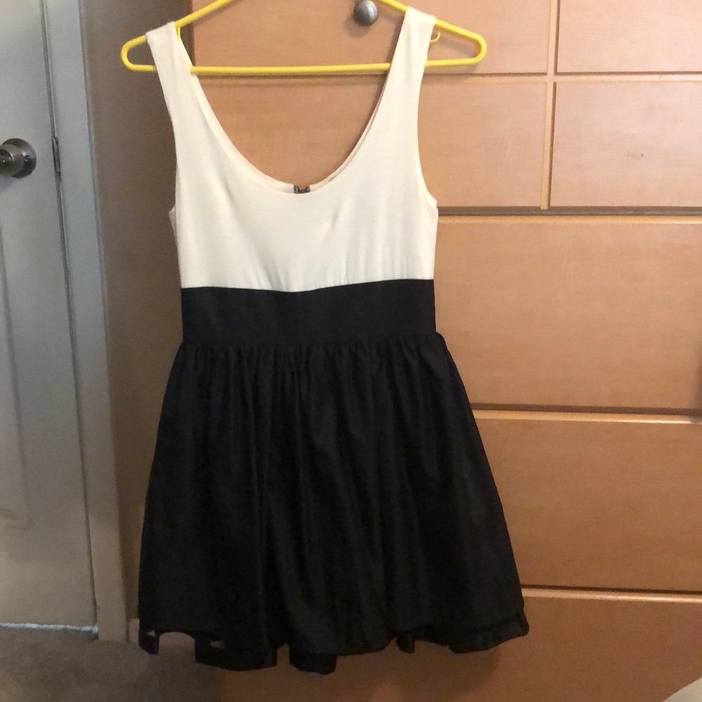 Women’s dress
